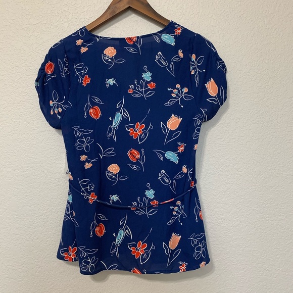 MODCLOTH V-Neck Floral Toe Waist Blouse - Picture 2 of 6